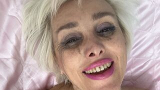 Lilianna Smith golden hair cam girl
