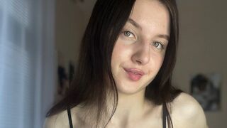 Lilliana Geno dildo masturbation cam