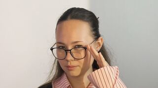 Lillie Tomson redhead cam girl