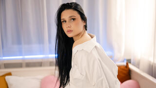 Lilly Yaung natural beauty cam