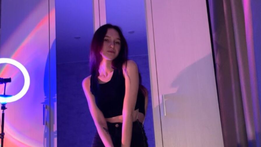 LilouVesper premium live cam profile image