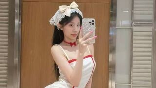 LilyYuan premium cam room thumbnail