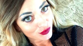 LionessoneForu adult cam model thumbnail