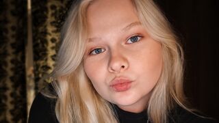LisaNait premium webcam show thumbnail