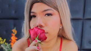 LisaPosada adult model chat thumbnail