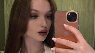LissaPayor cam room profile thumbnail