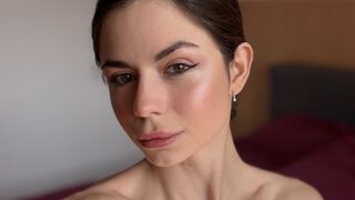 LizaMu webcam model chat thumbnail