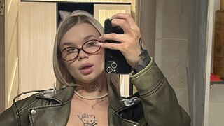 LizzFlores adult live cam thumbnail