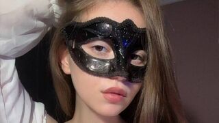 Louella Snow live smoking cam