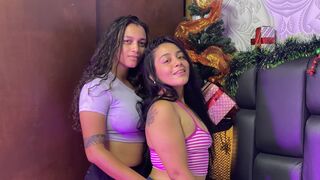 LucyAndBella online cam show thumbnail
