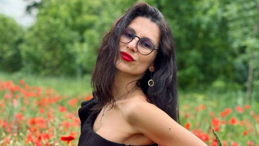 LuisaDekar premium live cam profile image