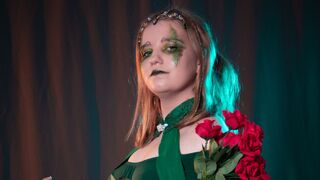 Luna Fory red hair cam room