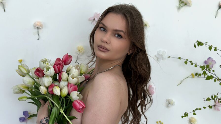 LunaVales private model chat profile image