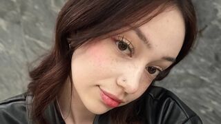 Lux Tienie young skinny cam girl