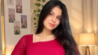 Lyra Vane solo cam girl room