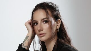 Madison Klarkc silky hair webcam girl
