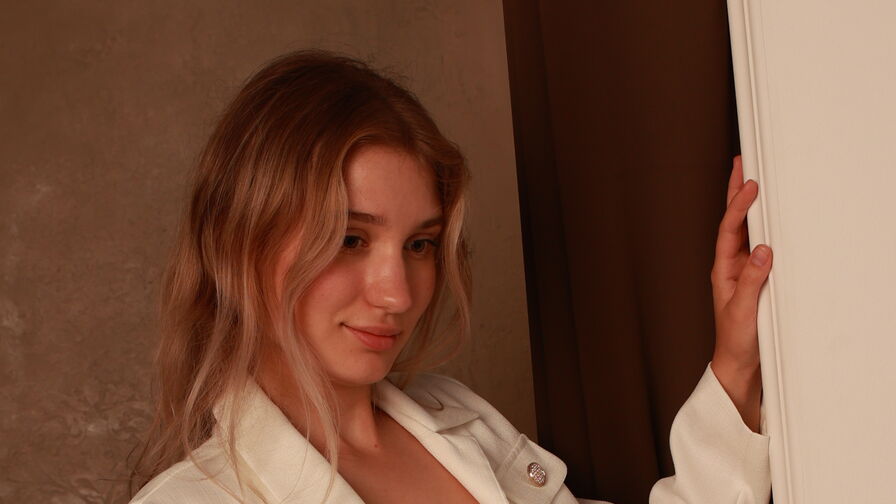 MaeGoreham premium webcam show profile image