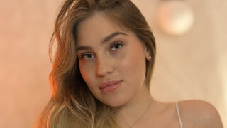 Marie Lawson fetish webcam show