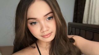 Max Ciana dark eyes webcam girl