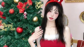 Maya Mina red hair cam room