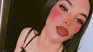 MeliRoots adult model chat thumbnail