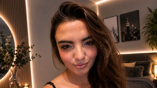 Merry Fox big boobs webcam model