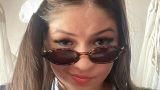 MiaCelezte live chat room thumbnail