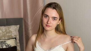 MiaDaisy adult chat room thumbnail