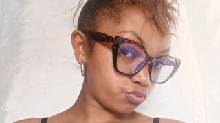 Miadea cam show profile thumbnail