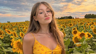 MicheleBloom private webcam show thumbnail