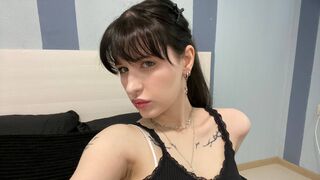 MimiPaige private model chat thumbnail