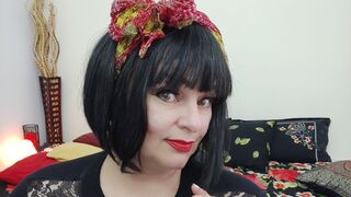 Minnie Monnie blue eyes webcam girl
