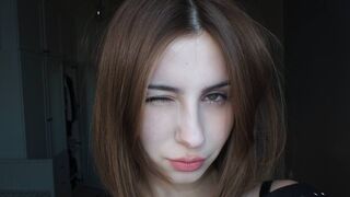 Molly Sodisia intimate piercing cam