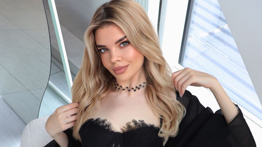 MonicaClay adult chat room profile image