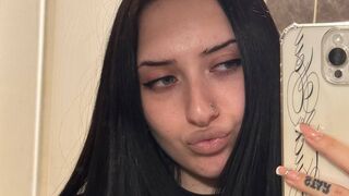 MonicaLowes webcam show profile thumbnail