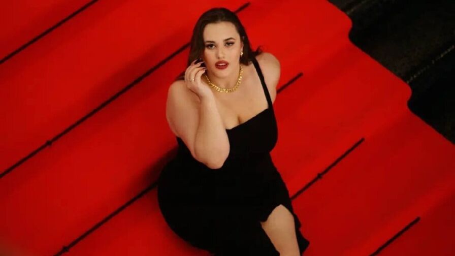 MonicaVivaldi cam model profile profile image