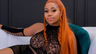 NadiaLiora live model chat thumbnail