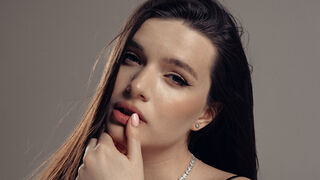 Nelie Medina bedroom eyes webcam girl