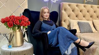 NeylaLee live stream model thumbnail