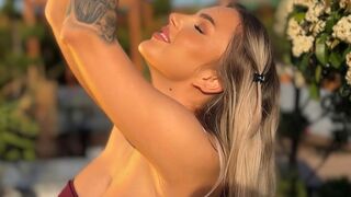 Nicole JOI green eyes private chat