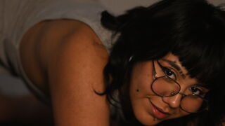 Noemie Blanche lesbian strap on cam