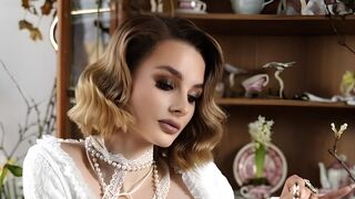 Nora Moreau light skin cam model