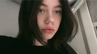 OliviaDubrova webcam cam model thumbnail
