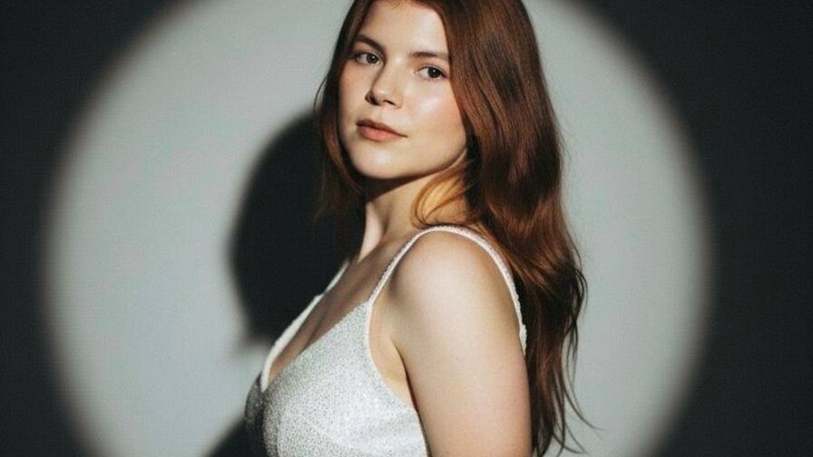 OliviaaRothwel online cam model profile image