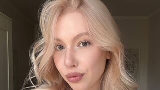 OpalDines live cam chat thumbnail