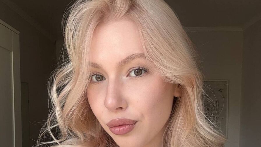 OpalDines online model chat profile image