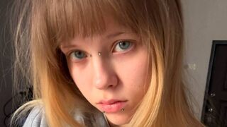 OpheliaWrenny premium cam room thumbnail