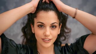 OrriHart online cam show thumbnail