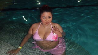 Penelope Marie bedroom eyes webcam girl