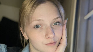 PiaFykes adult chat room thumbnail